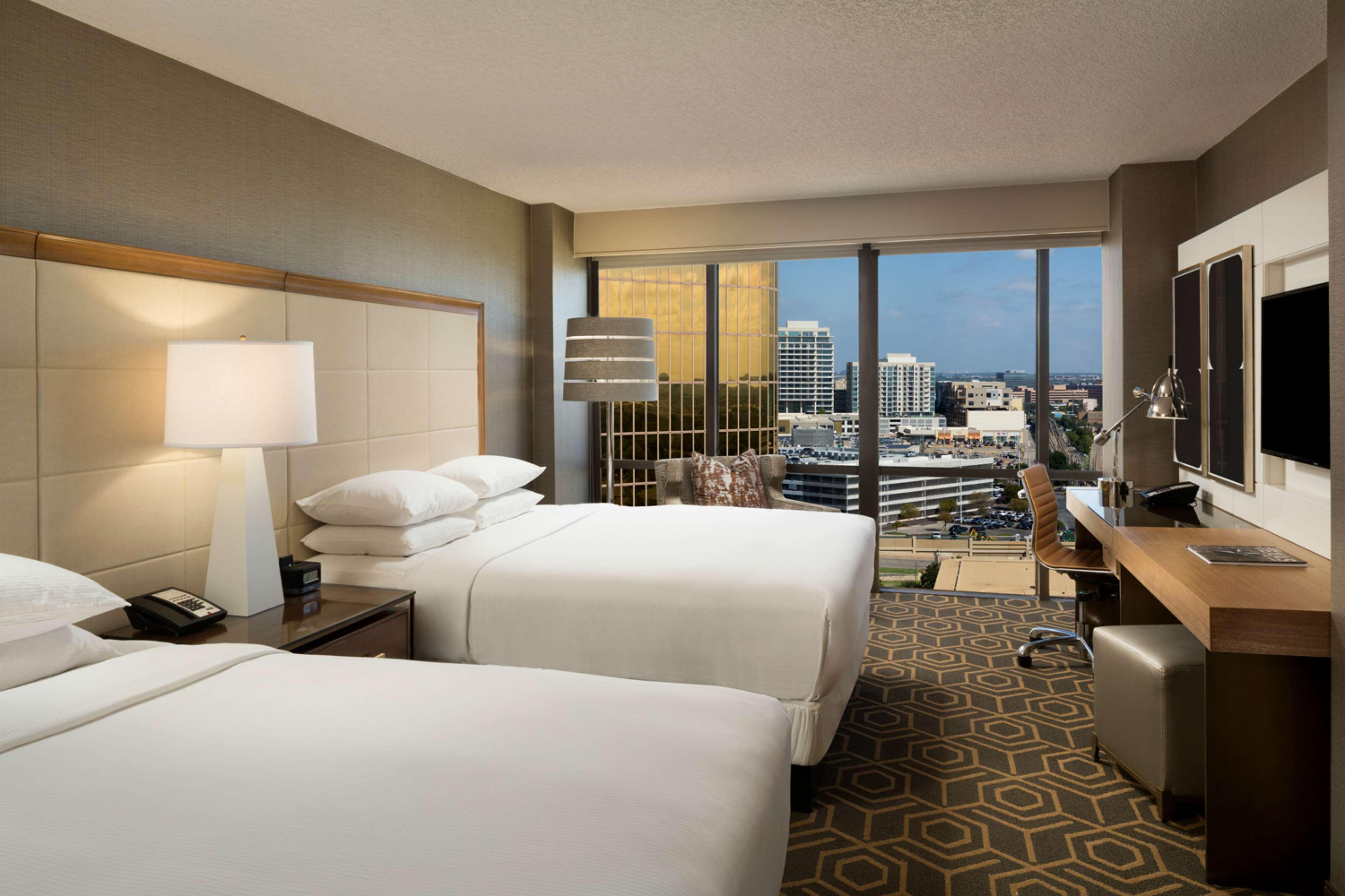 Doubletree By Hilton Hotel Dallas Campbell Centre מראה חיצוני תמונה