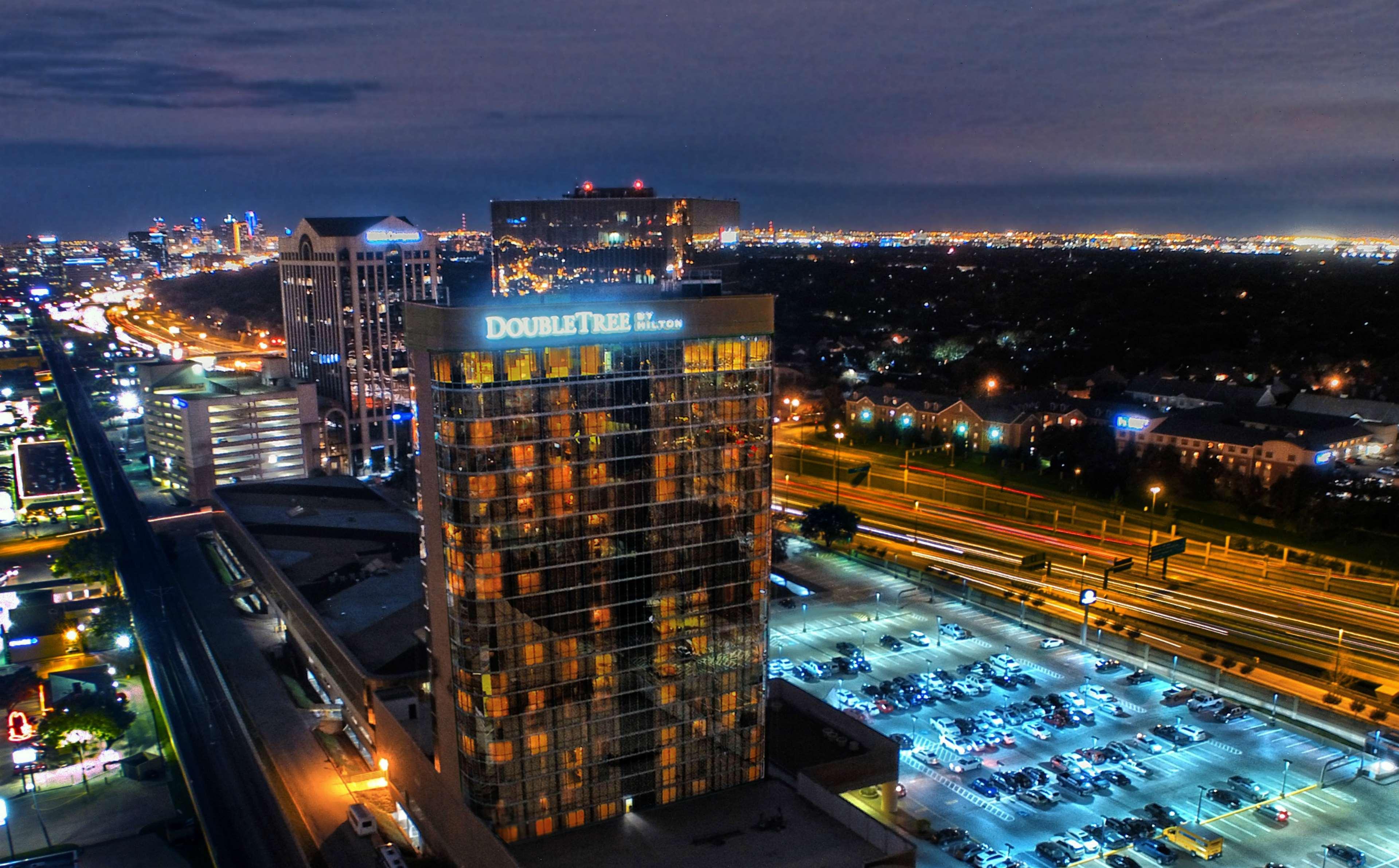 Doubletree By Hilton Hotel Dallas Campbell Centre מראה חיצוני תמונה
