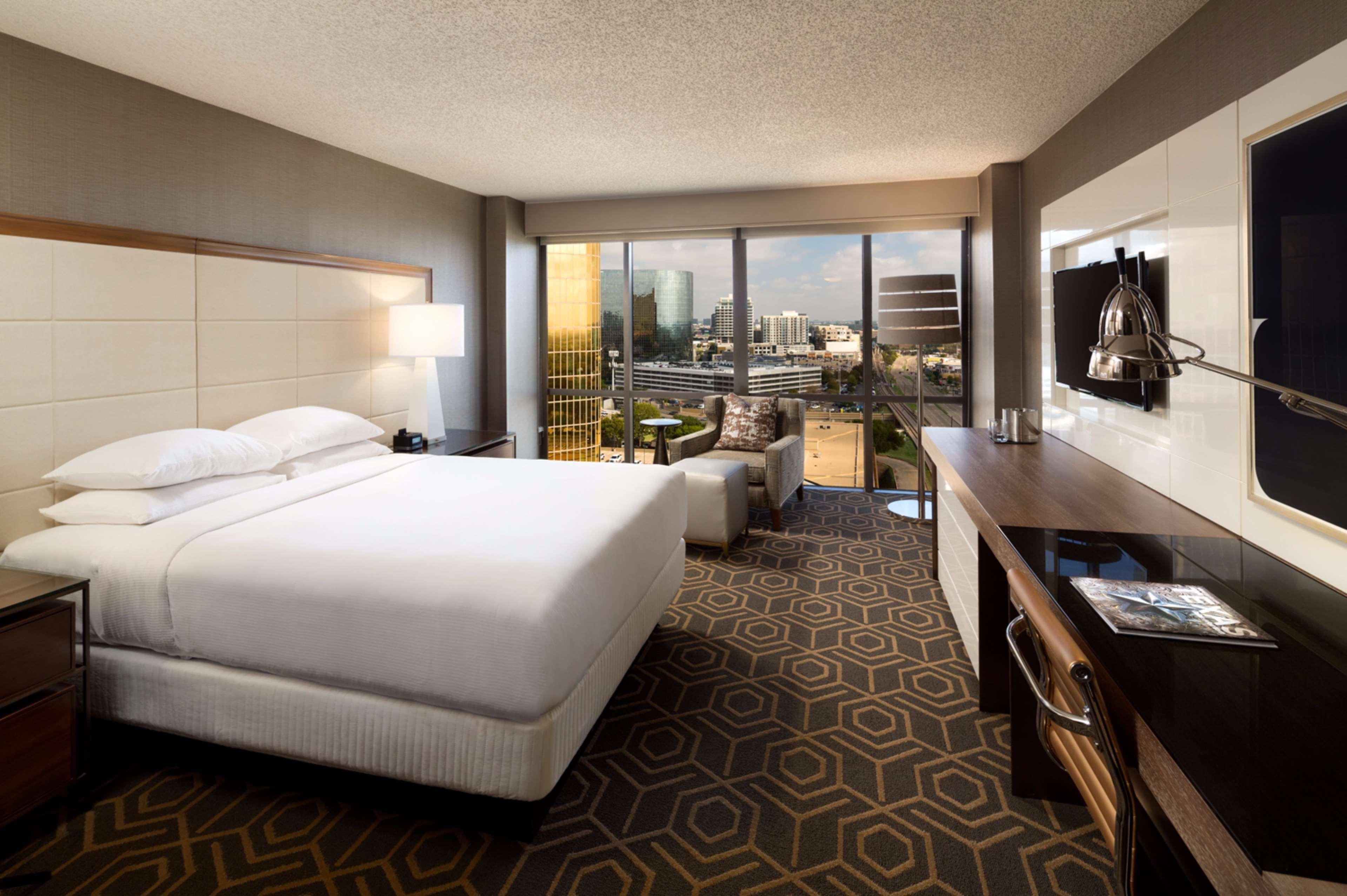 Doubletree By Hilton Hotel Dallas Campbell Centre מראה חיצוני תמונה