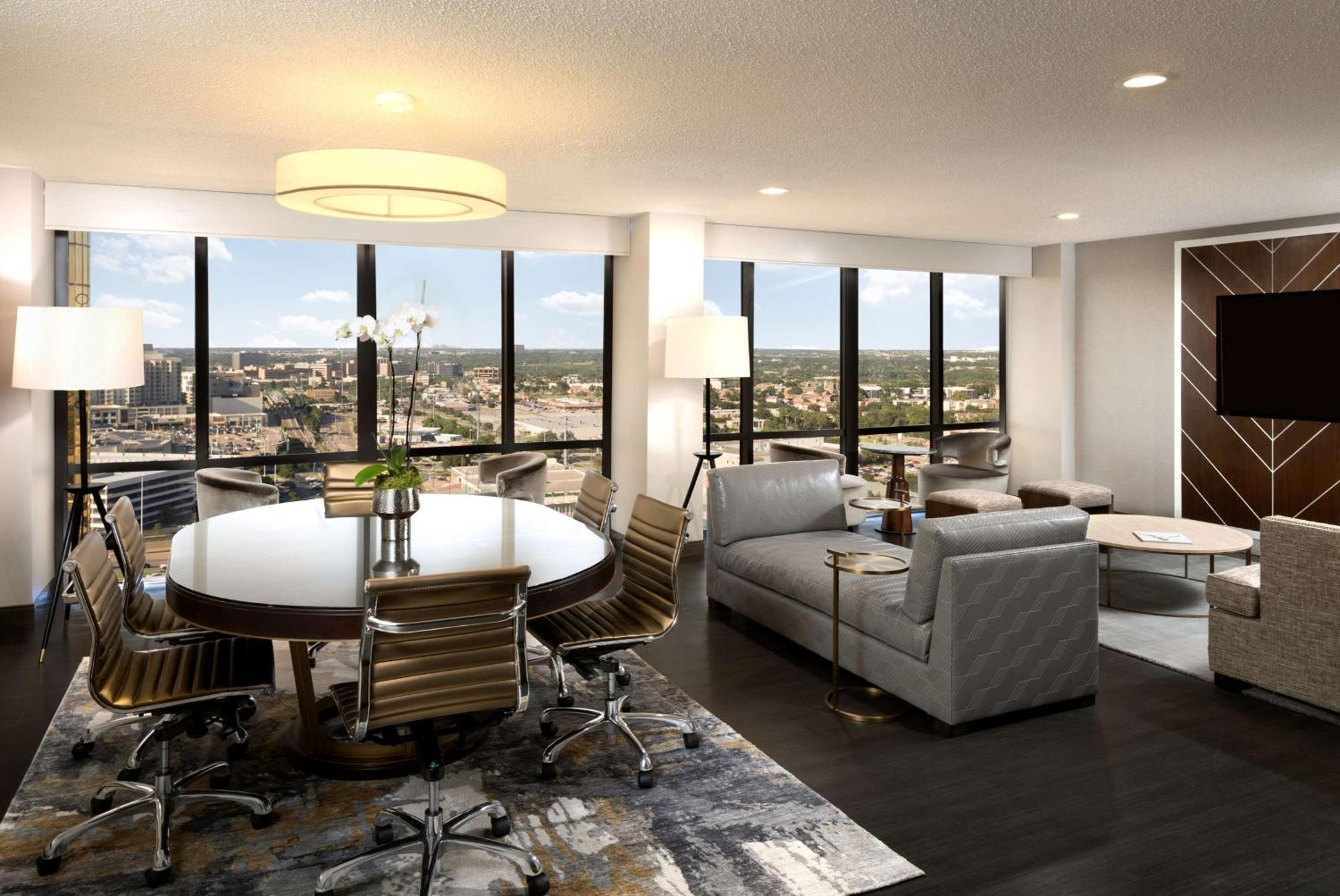 Doubletree By Hilton Hotel Dallas Campbell Centre מראה חיצוני תמונה