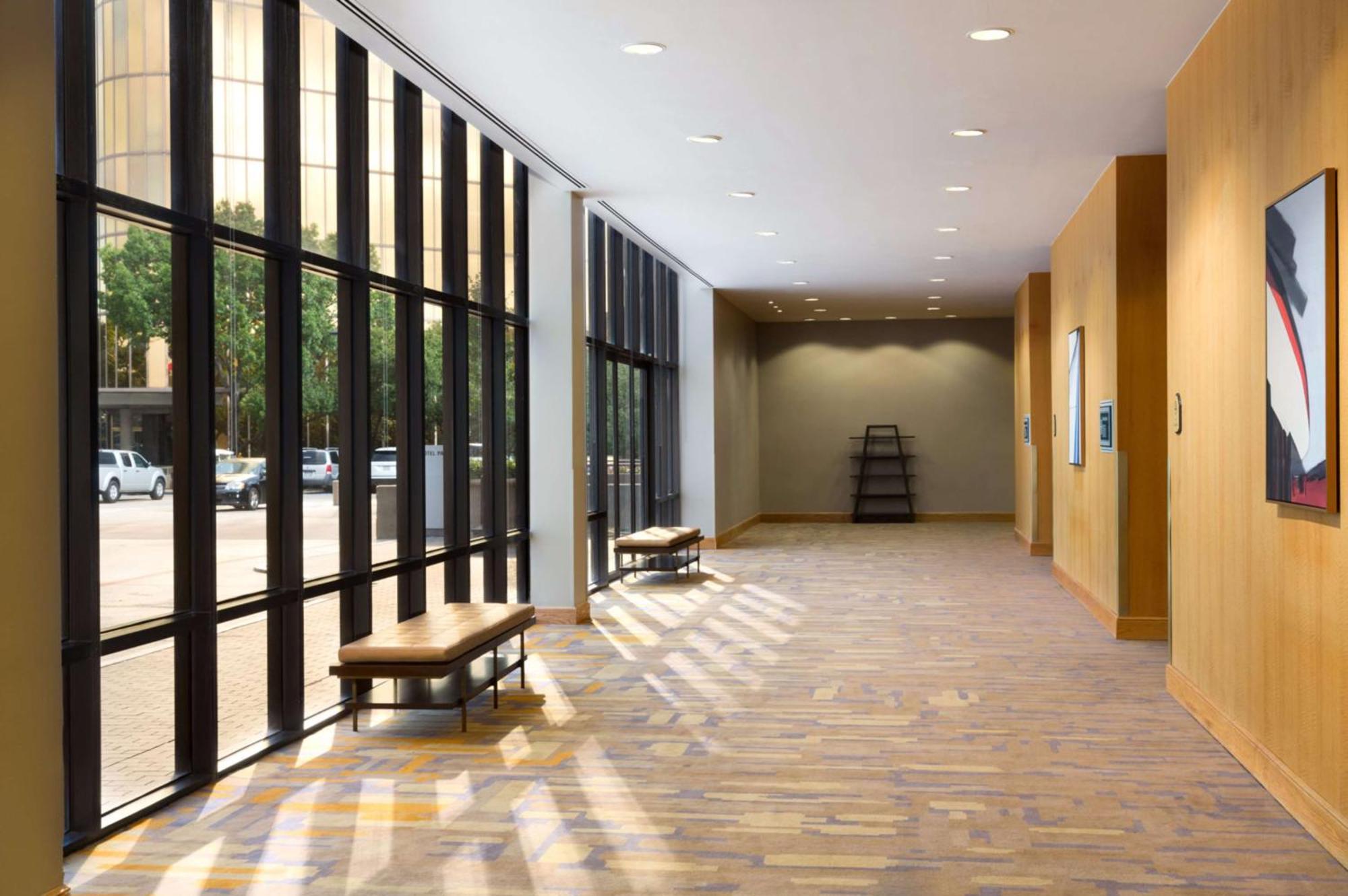 Doubletree By Hilton Hotel Dallas Campbell Centre מראה חיצוני תמונה