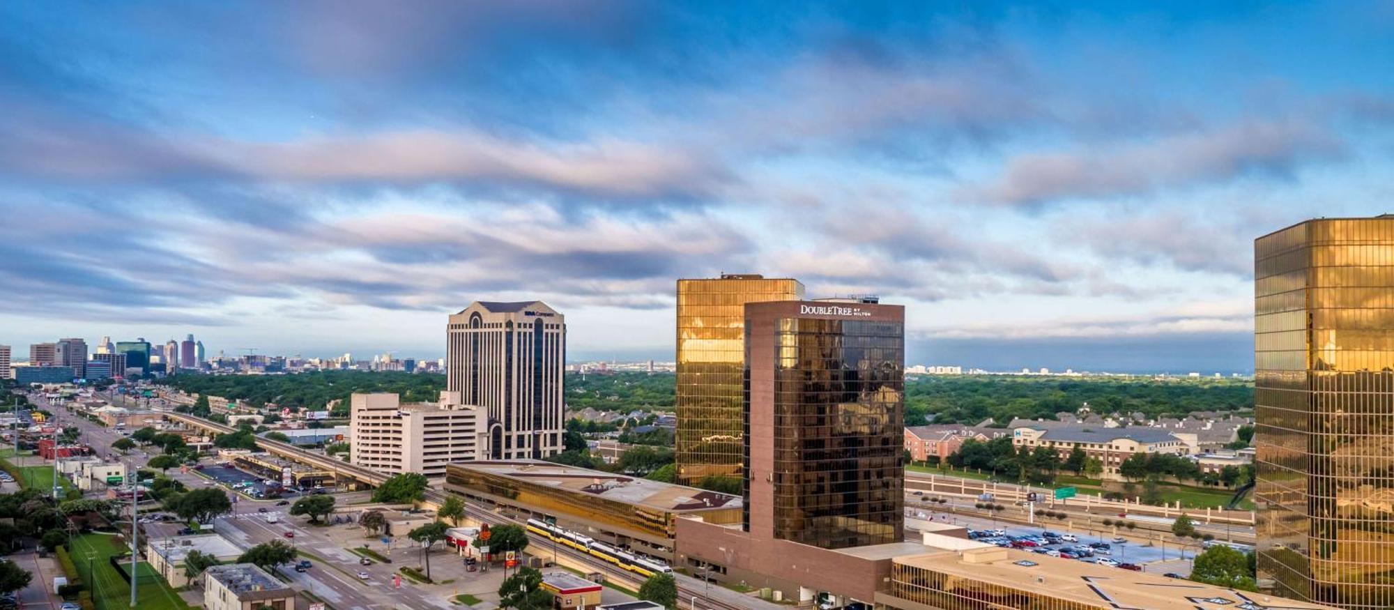 Doubletree By Hilton Hotel Dallas Campbell Centre מראה חיצוני תמונה