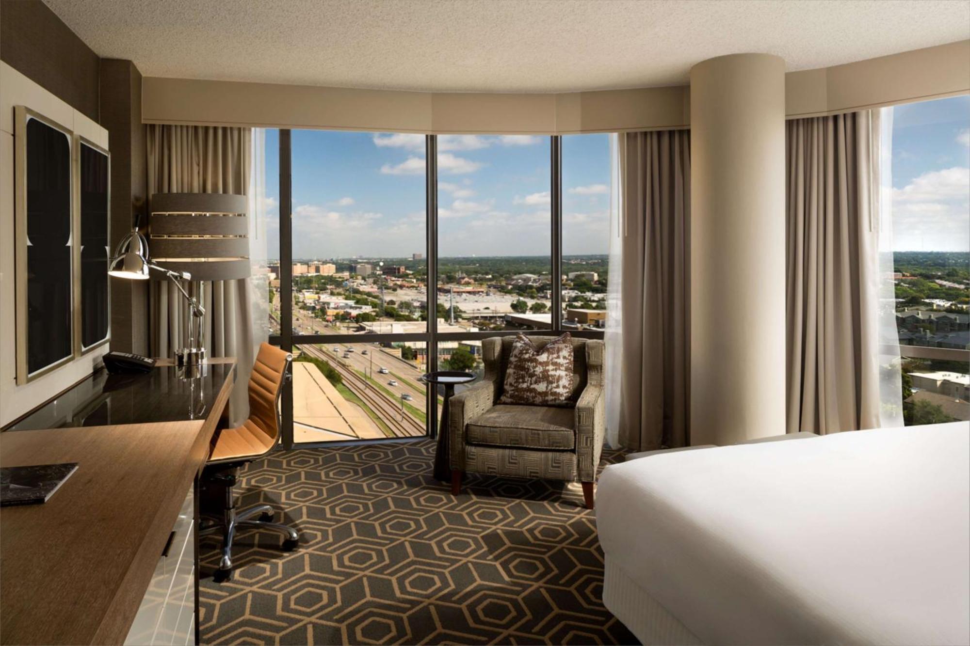 Doubletree By Hilton Hotel Dallas Campbell Centre מראה חיצוני תמונה